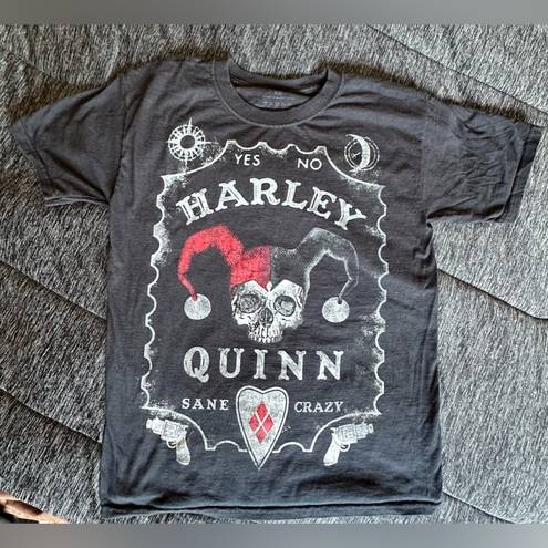 DC Comics EUC-  Harley Quinn T-shirt size XS