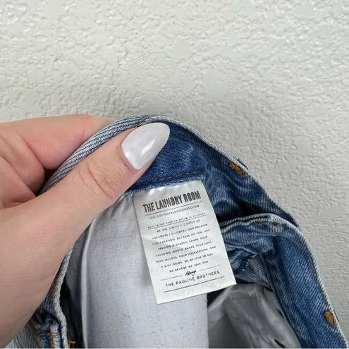 The Laundry Room  Light Wash Jean Shorts Size 26