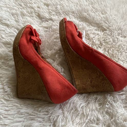 American Eagle New Orange suede peep toes wedge shoes, Size 7