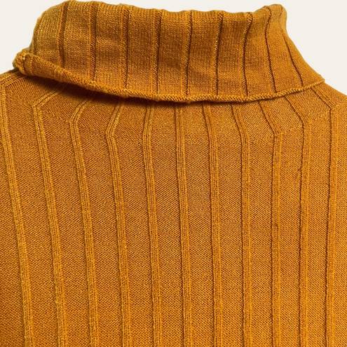 Lovers + Friends Revolve  Mustard Yellow Turtleneck Crop Sweater Size M