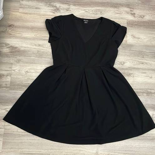 City Chic Black Short Bow Sleeve Midi V-Neck Pleated at Waist Dress Size 20