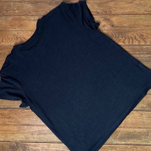 Amour Vert Women’s  plain black short sleeve t shirt size medium