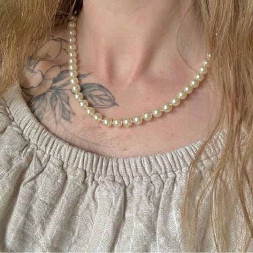 American Vintage Vintage “Devereaux” Ivory Pearl Necklace 18.5” Hand Knotted Classic Elegant