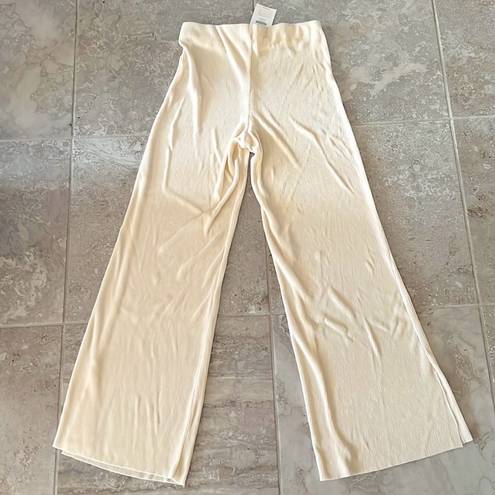 Bershka NWT  Pleated Wide Leg Palazzo Pants Size L, Cream New with Tag