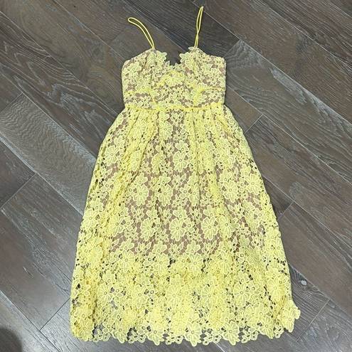 Donna Morgan  yellow lace fit and flare dress size 4