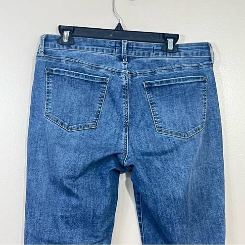 NYDJ  Margot Girlfriend Cool Embrace LiftXTuck Medium Wash Jean Size 10P JJ0647