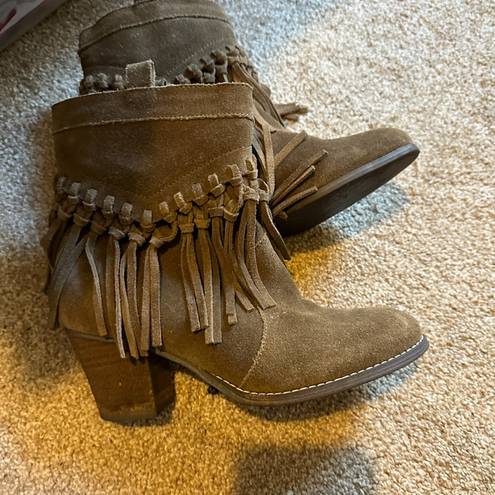 sbicca  Ankle fringe boots