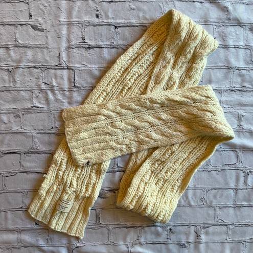 Abercrombie & Fitch  cable knit scarf ivory