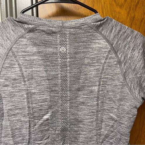 Lululemon  Swiftly Tech Short Sleeve Gray Shirt