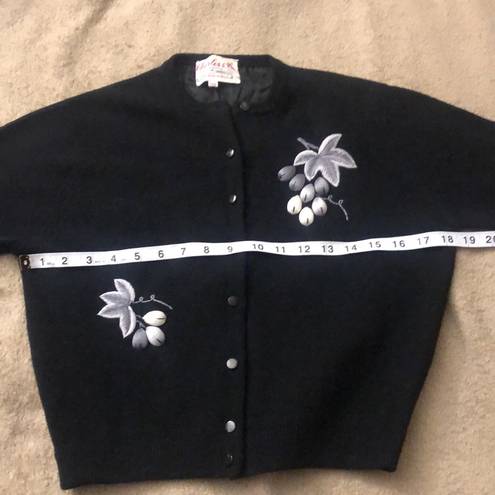 Krass&co Charles & . Black and silver embroidered floral sweater size small