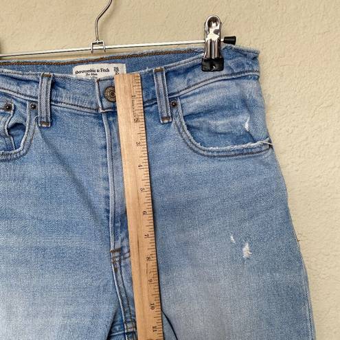 Abercrombie & Fitch ‘The mom high rise jean, distressed light wash size 26 / 2R