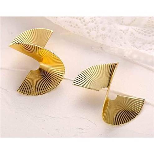 Twisted Gold  Statement Geometric Earrings For Women