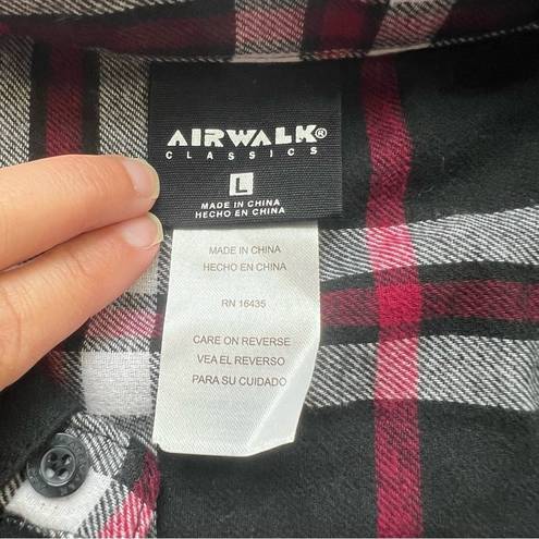 Airwalk NWT  100% cotton Flannel black red white Large