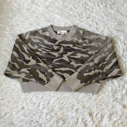 Vintage Havana  Waffle Knit in Faded Camouflaged sweater crew neck size Small