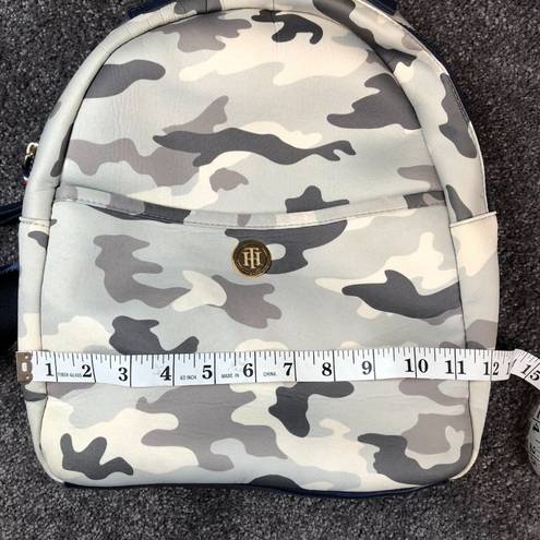 Tommy Hilfiger  Camo Backpack with Gold Logo Hardware Blue Straps Y2K Streetwear