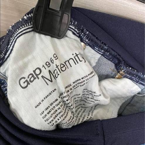 Gap  Maternity crop distressed crop jeans