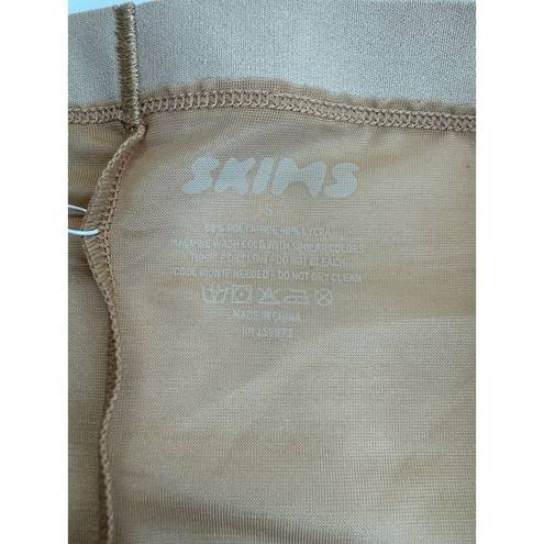 SKIMS NWT  Size Small Beige Women's Sheer Sculpt Low Back Short