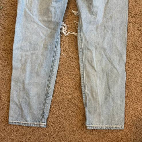 American Eagle Light Wash Denim Mom Jeans