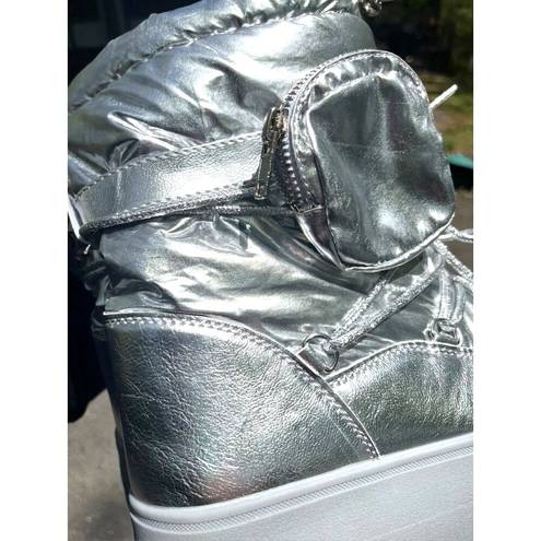 The Moon Mila Silver Metallic Winter Snow Boots w/ Side Pouches