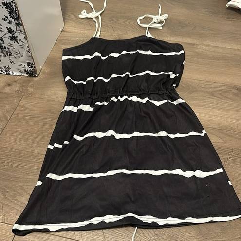 One Piece Black-and-white size medium beach, 