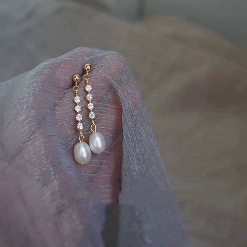 Elegant white pearl dangle drop earrings for women Gold