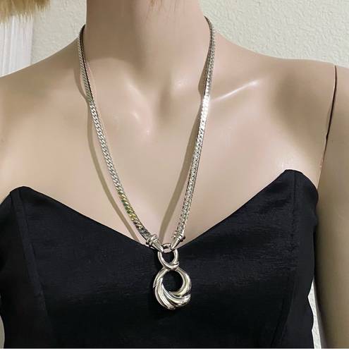 infinity Vintage NAPIER O-Ring  Drop Pendant Shiny Snake Chain Silver Necklace