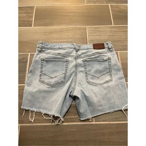 Vans  light wash cut off denim jeans shorts size 13/31