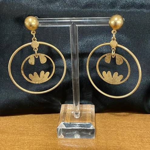 DC Comics  80s gold tone Batwomen Earrings