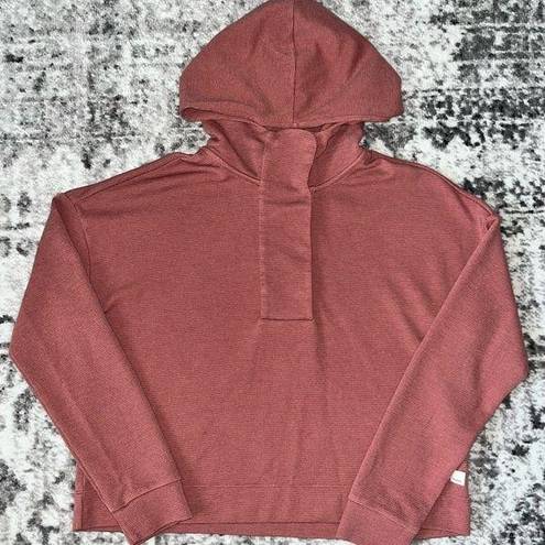 Vuori  Bayview Thermal Hoodie in Rosewood