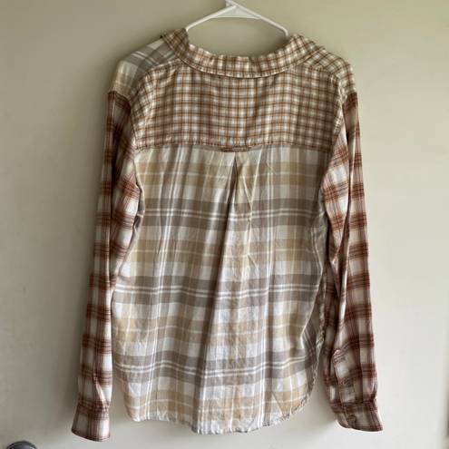 American Eagle Tan Relaxed Button-up Plaid Flannel Shirt - Women’s Size Medium