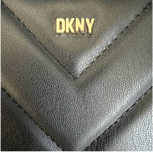 DKNY  VERONICA SMALL CROSSBODY SHOULDER BAG IN BLACK NWT MSRP $148