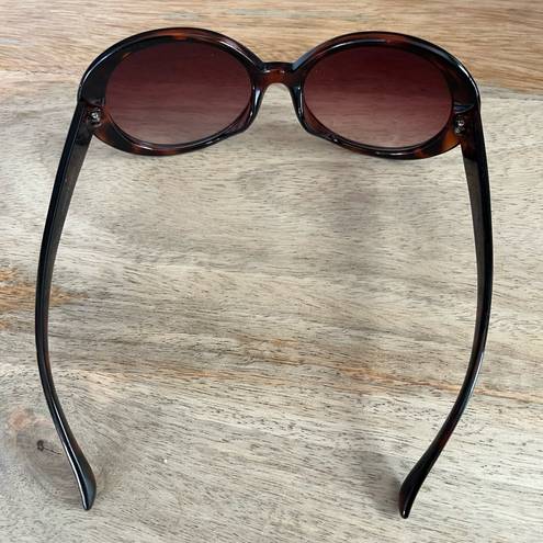 Oleg Cassini  sunglasses