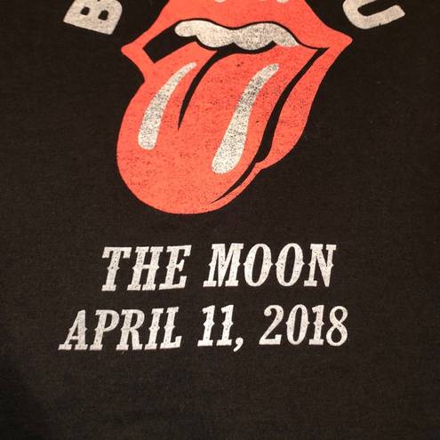 The Moon Bonnamu  April 11, 2018 tongue T-shirt