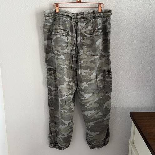 American Eagle  Camo Camouflage Elastic Waist Jogger Cargo Utility Large