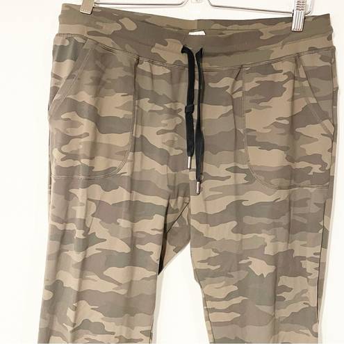 Zyia  Active Size XL Green Camouflage Unwind Jogger Pants Athletic
