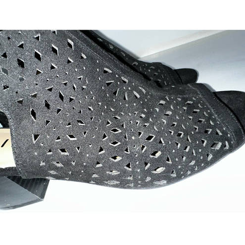 Unisa  Black‎ perforated sueded sandal size 8