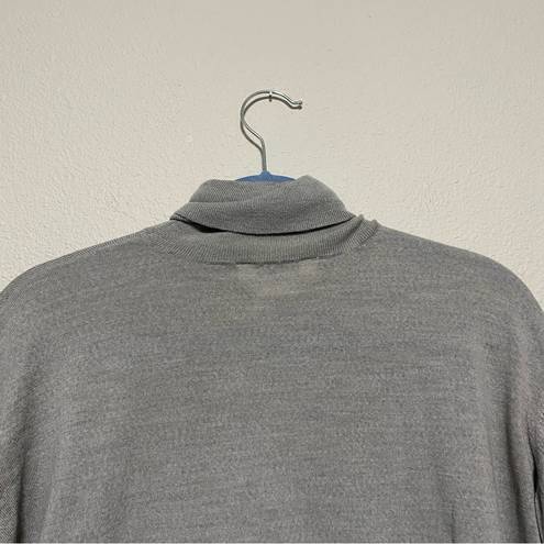 Everlane  Lightweight Gray Wool Turtleneck Sweater