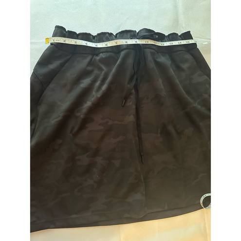 Hilary Radley  pull-up skirt black camouflage sz XXL