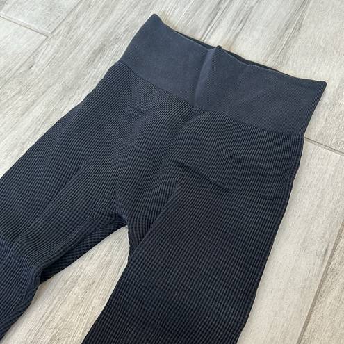 Aura Ribbed Seamless Black / Dark Gray Leggings / SMALL