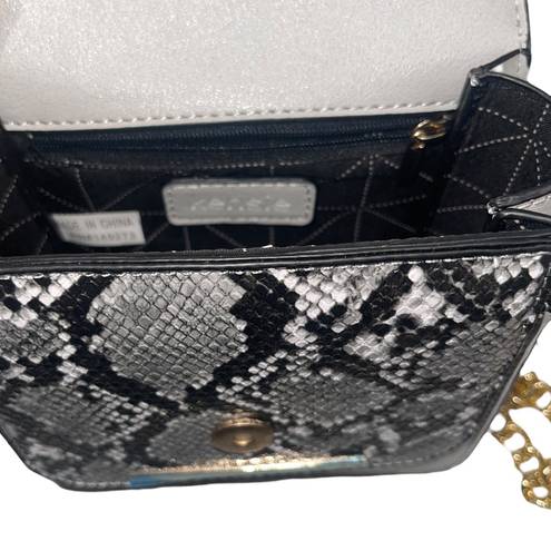 Kensie NWOT!  Snakeskin Trim Chain Crossbody