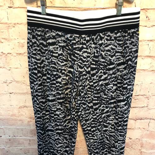 Fabletics NWT  Eve Printed Jogger Pant