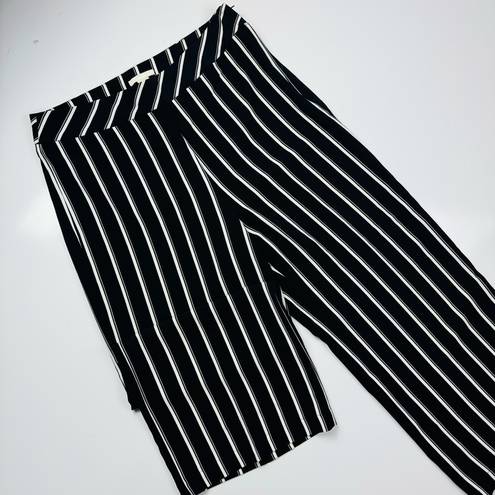 H&M  Black Ankle-length Pants Size 12