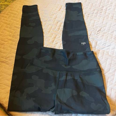 Alo Yoga Alo camo legging women’s size small