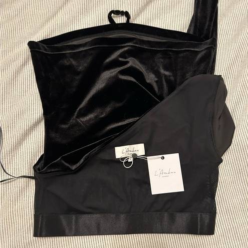 L'Academie L’Academie NWT Weller Top in Black Velvet size Medium (M)