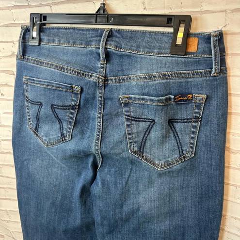 Seven 7 Jeans Women’s size 4 Medium Wash Straight Leg Distressed Bottom