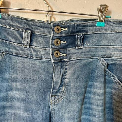 Torrid Jeans Feel The Fit 18R Medium Stone Wash Whiskering Flare 3 Button Zip