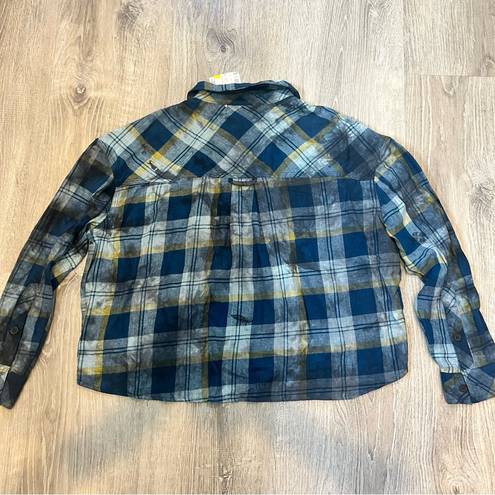 Madden Girl NWT  Blue Plaid Cropped Flannel Button Front Blouse Size XS