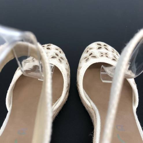 Unisa  Unareia Cream Embroidered Eyelet Ankle Strap Espadrille Wedge Sandals 8