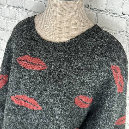 POL  Oversized Sweater Size Medium Boxy Pullover Knit Fuzzy Gray Red Lips