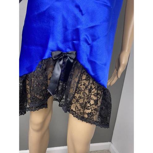 Petra Fashions Vintage  Size Medium Blue Satin Chemise Slip Sheath Lace Nighty